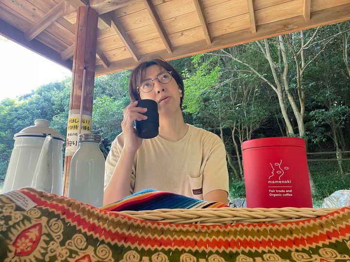コーヒーとともに、ある朝の一日に密着!